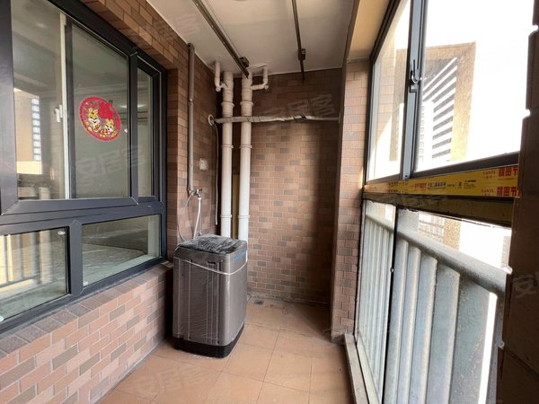 【多图】馨宁公寓,华泾租房,徐汇中学旁,电梯双南两房,有钥匙随时看房
