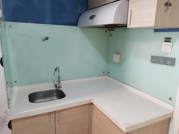 金华婺城江北福莲汇江北银泰旁 电梯1室1厅 落地窗 闹中取静 家电具齐全 实惠出租房源真实图片