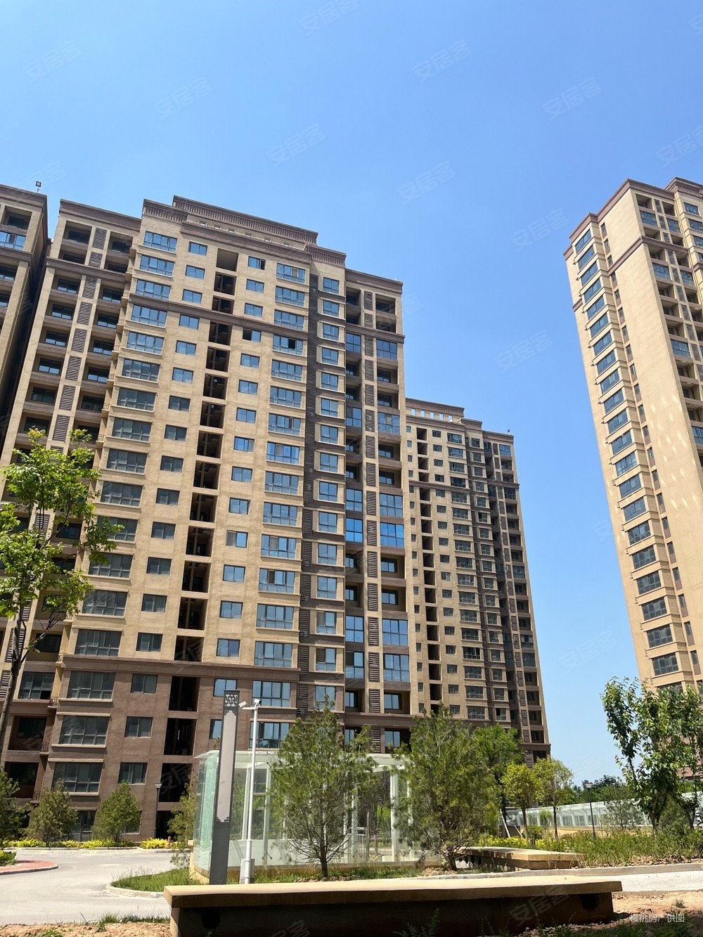 高陵性价比很高的小区龙伯湾三室两厅毛坯低于市场价,龙泊湾二手房,65