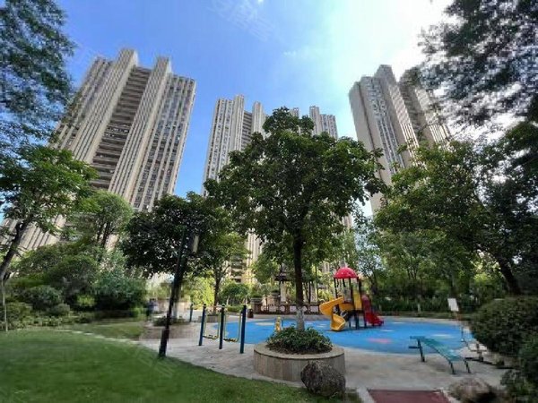 【多图】星光耀广场,城东租房,星光耀万达广场 两房加一个书房 客厅有