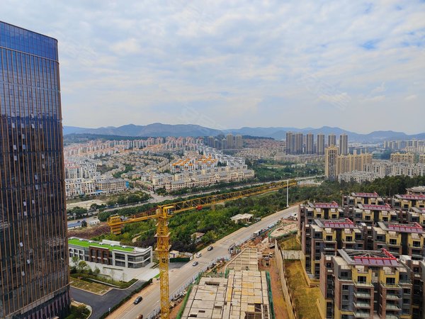 昆明安宁太平新城奥莱公园广场奥特莱斯100米 带家具家电 月租1000 长