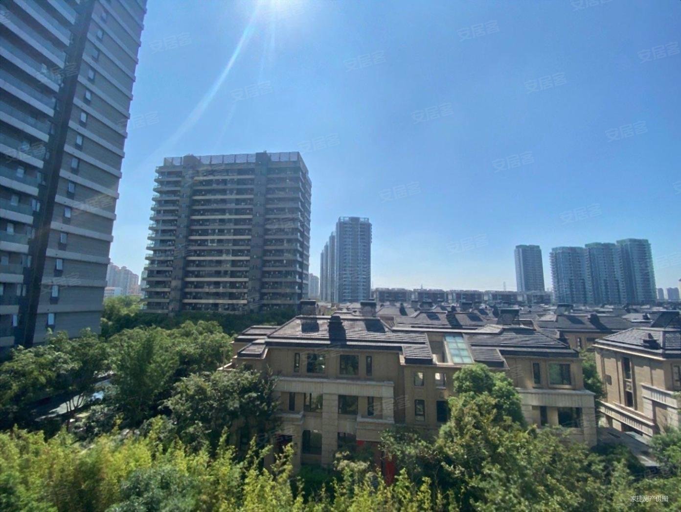 铂悦犀湖4室2厅2卫142.88㎡南820万