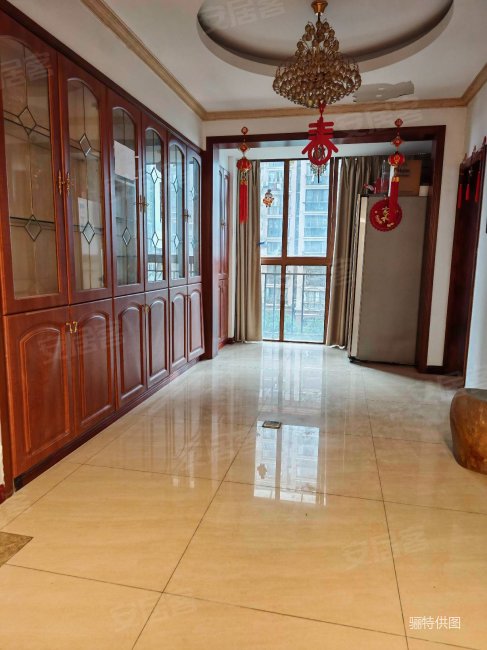 联泰香域滨江 出行方便 近地铁 精装好房 南向采光 好楼层