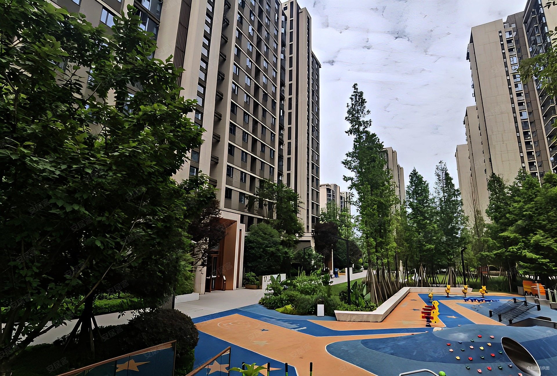 新上怡心湖旁 天湖湾洋房 2t2户电梯独立入户 装修