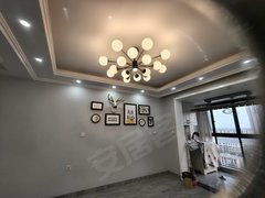 和县乌江金宝乌江商业广场明发南区，婚装出租！出租房源真实图片