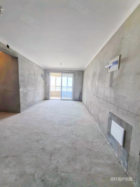 丽丰铂羽公馆 朝南 房龄新 带电梯 车位充足 刚需小三居