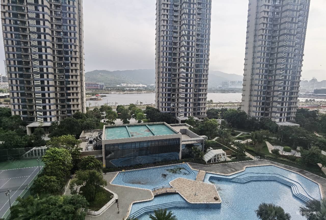 横琴口岸住宅三房两厅两卫中海名钻高层电梯全新