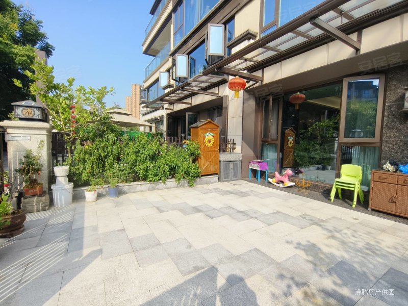 鸿坤花语墅(别墅)4室2厅2卫143.01㎡南北200万