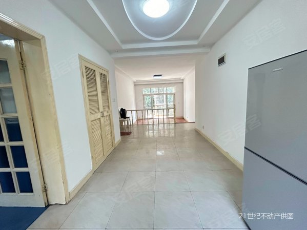 三湘世纪花城南院子北露台一套不错的房子客厅层高32米