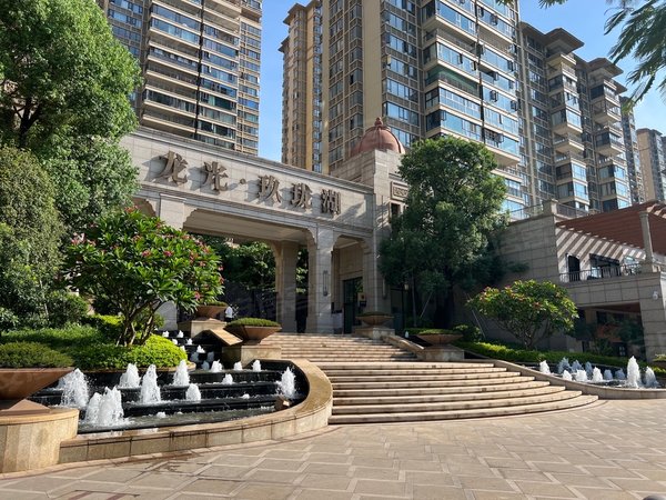 南宁良庆五象大道龙光玖珑湖(二期)五象湖十四中旁 龙光玖珑湖二期4房