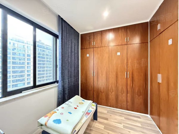 金华永康永康市区万鸿名城溪心方向小区，两室，可当三室，包物业车位，家具齐全，拎包入住出租房源真实图片