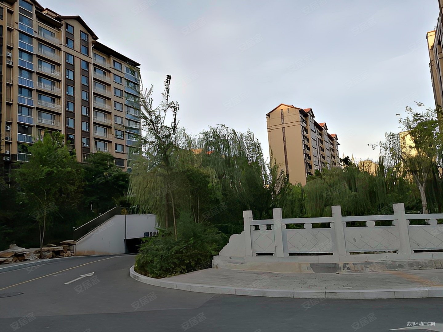 山水华府3室2厅2卫153.99㎡南北530万