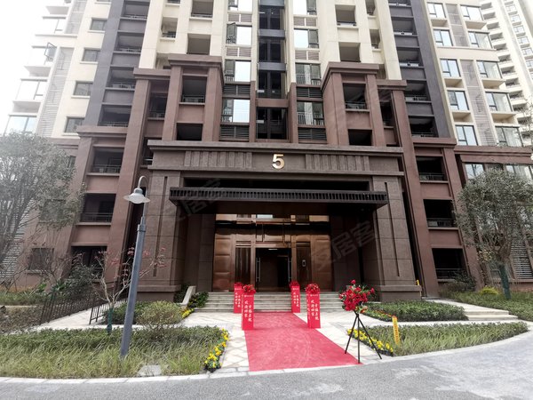 重庆江北寸滩华融现代城(一期)五里坪公交车站海尔厂旁 精装两房 家电