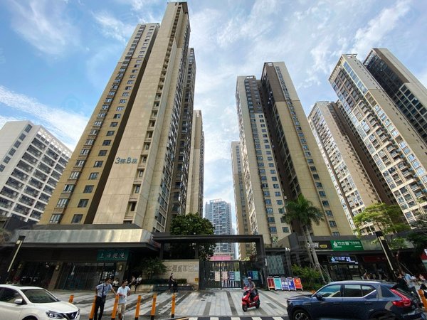 深圳宝安塘尾华强城(一二期)华强城一期 塘尾地铁口旁 家电齐全三房