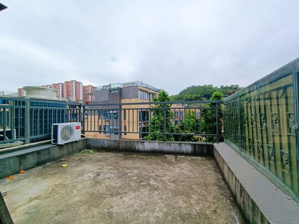 深圳龙岗平湖御峰园(别墅)御峰园六层别墅,六房四卫,可住家可办公,有