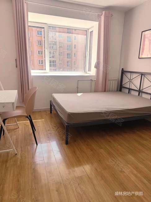 宸欣家园中间楼层刚需两居出行方便装修好商品住宅