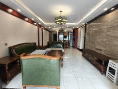 桂林灵川八里街城区4台空调 彰泰峰誉5房2厅2卫出租 看房免费出租房源真实图片
