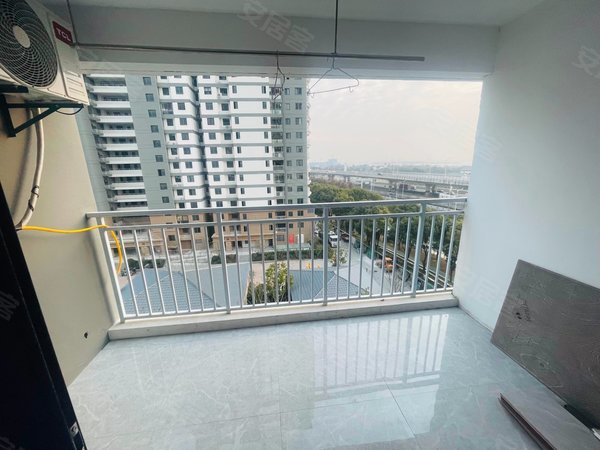 苏州常熟东南开发区湖畔现代城(三区)东南理工学院永旺 招商城附近