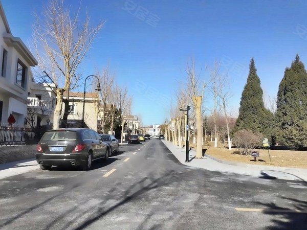 北京顺义天竺丽斯花园别墅温榆河畔环境优美德威接壤隐约传来声样板间