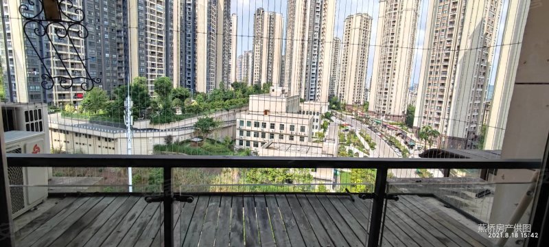 合川花滩花漫里精装洋房8楼97平一口价出售 74万