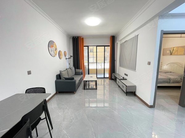 南宁西乡塘石埠西明蓝湾西乡塘客运站地铁口附近.