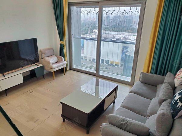 广州黄埔鱼珠保利鱼珠港(商住楼)精装公寓 1房1厅 保利鱼珠港 家具换