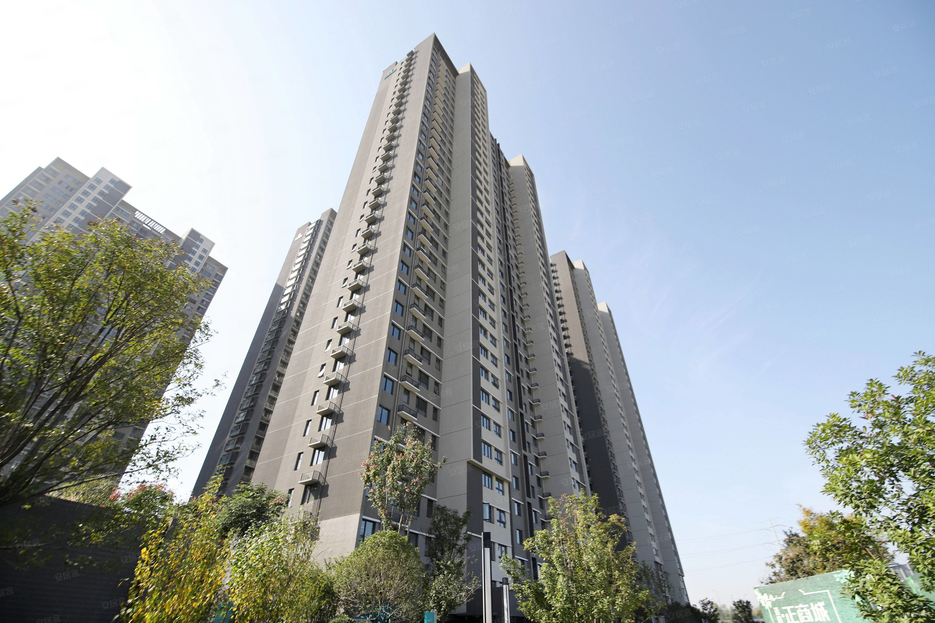 正商城中间好楼层带电梯正规商品房刚需小三居满二