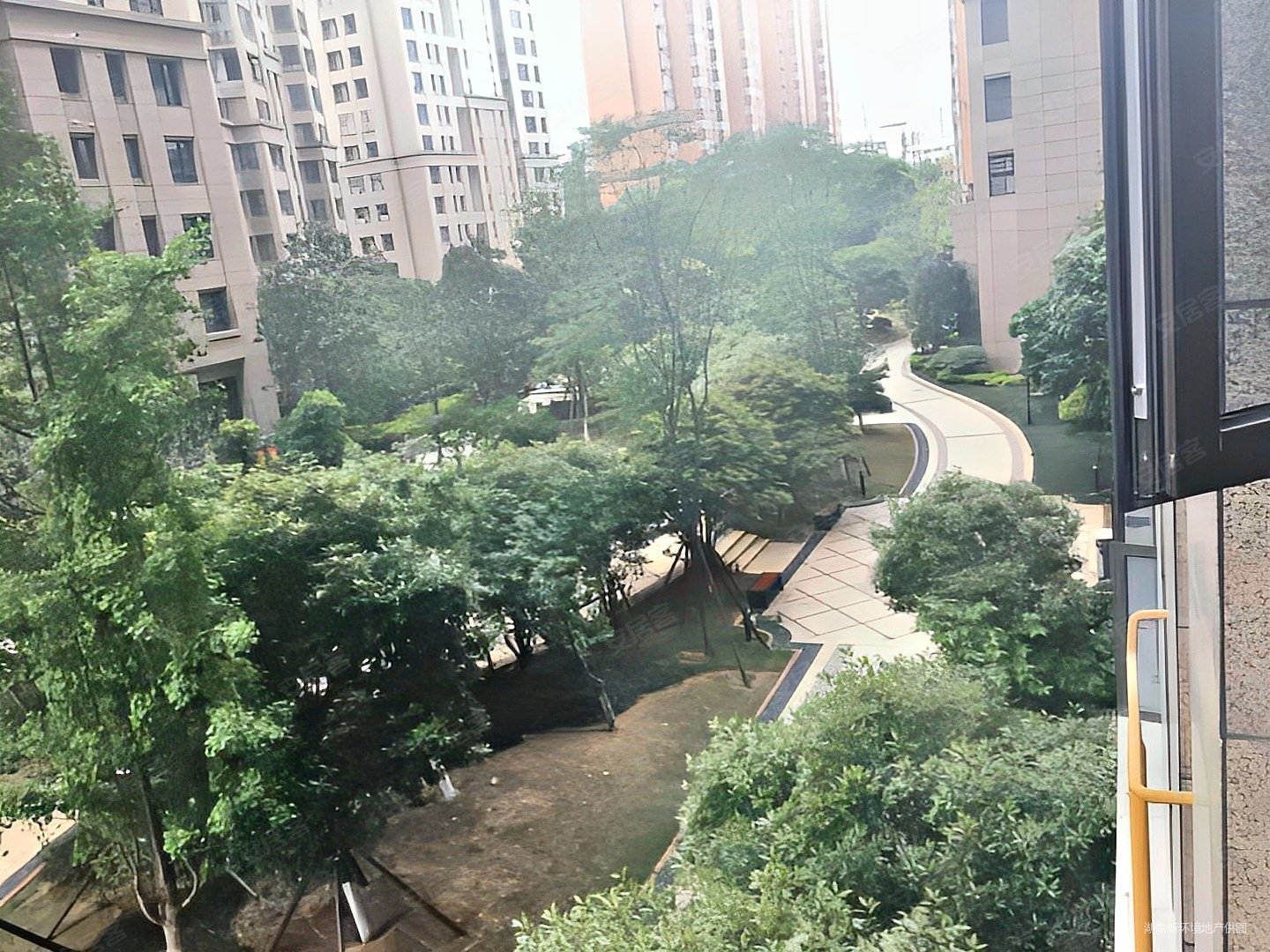 瑞盛云栖谷3室2厅2卫135.81㎡南北106万