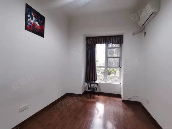 乐山市中肖坝滟澜洲花漾里1500元!