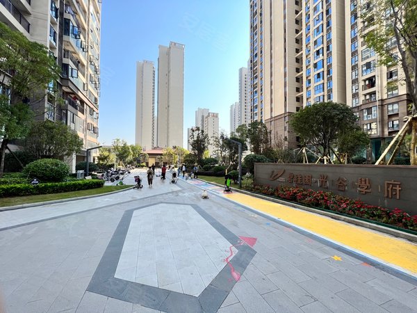 武汉江夏东湖高新光谷学府精装大三室拎包入住光谷学府 近光谷创新