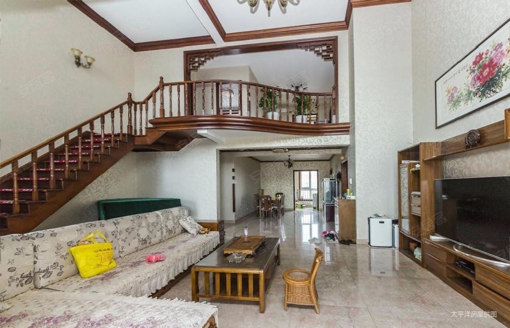 挑空大复式,送50平大露台,小区中心花园位置,看房基本随时,康泰新城