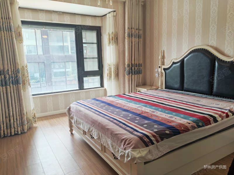 莱蒙水榭阳光 居家精装大三房 商品房满五 配套齐全 随时看房