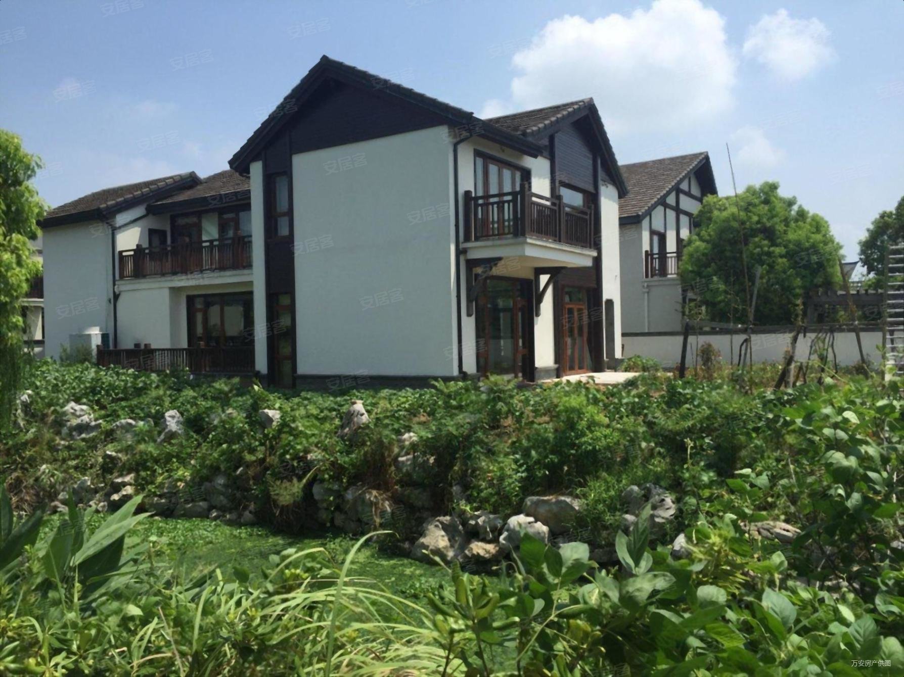 太湖边超高性价比的独栋别墅私家花园随时看房