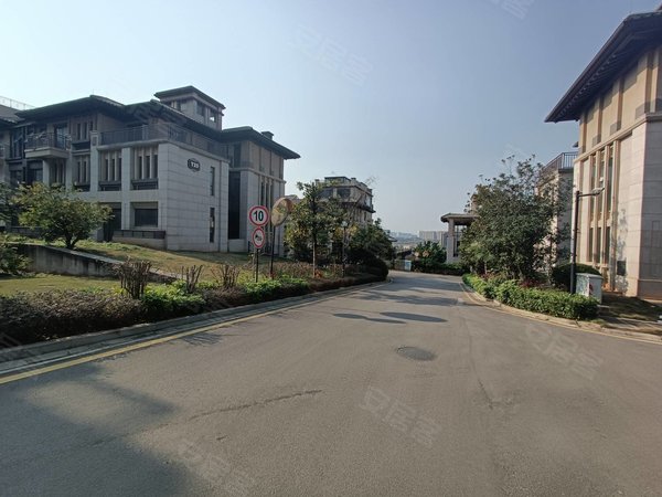 南宁邕宁蒲庙镇阳光城丽景湾(别墅)龙岗居家商务办公江景联排别墅4层