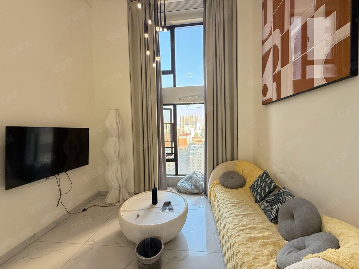 南湖路 复式一房 民用水电 拎包入住