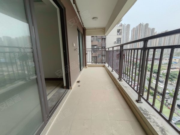 【多图】万科悦江南,沙井大道租房,万科悦江南 4房1500 空房 全新出租