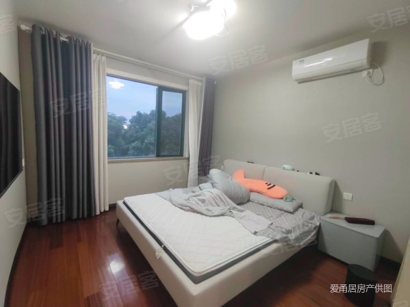 石碶地铁口电梯房3室2卫精装自住保养好南北通透房东急卖,雍景苑(西区