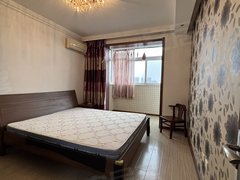 丹东振兴万达丹建馨园，两室一厅，电梯楼，带空调，包取暖物业，干净利索出租房源真实图片