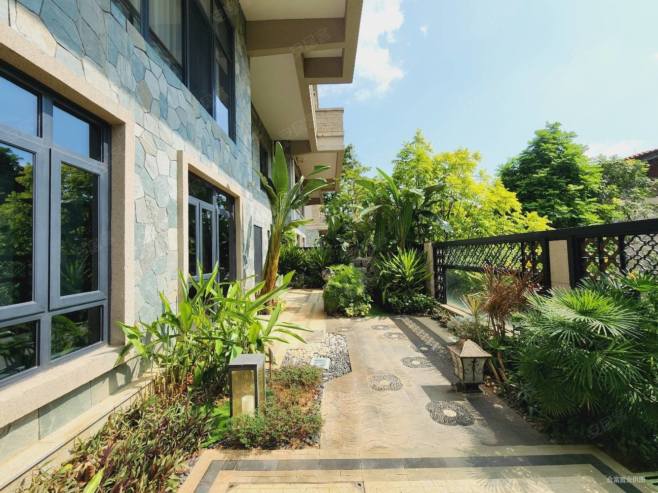 华标峰湖御境独栋大别墅南北对流大实用面积地下室花园