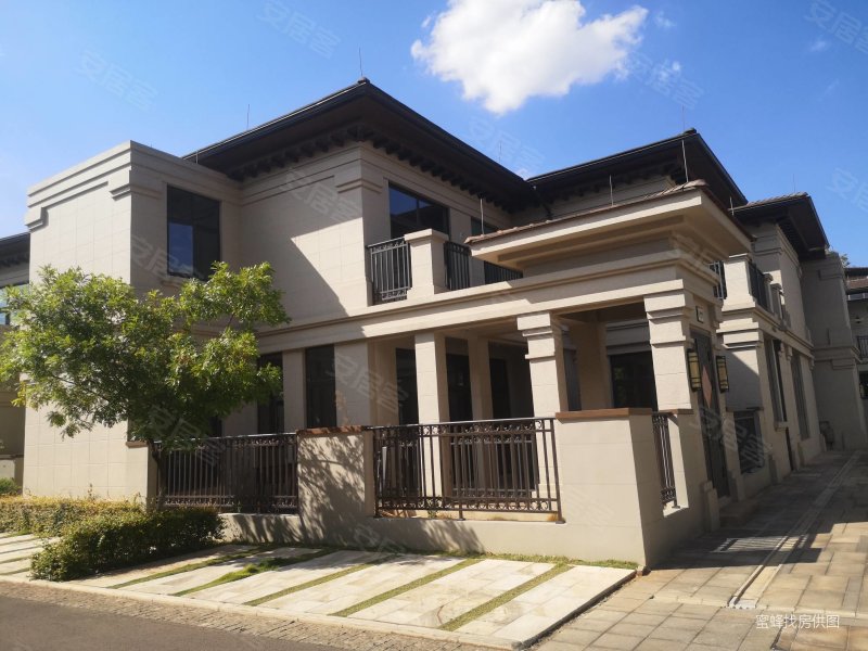 滇中植物园臻园(别墅)4室2厅3卫198㎡南北230万