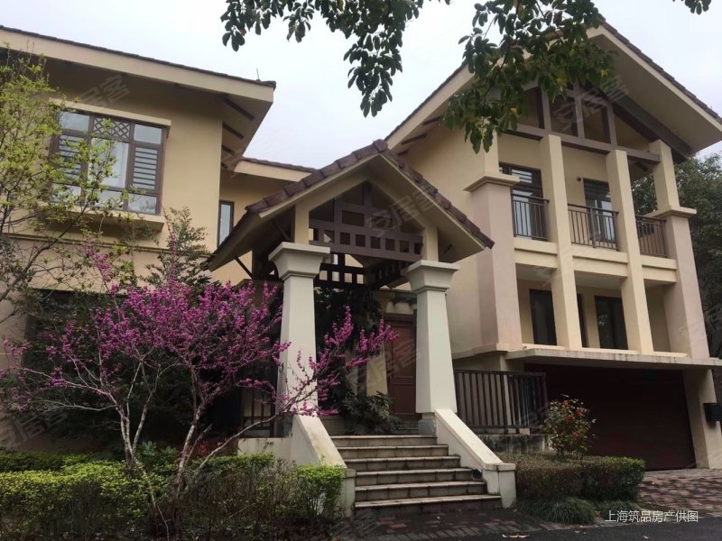 急售淀山湖畔精装独栋别墅小区临淀山湖而建花园600平