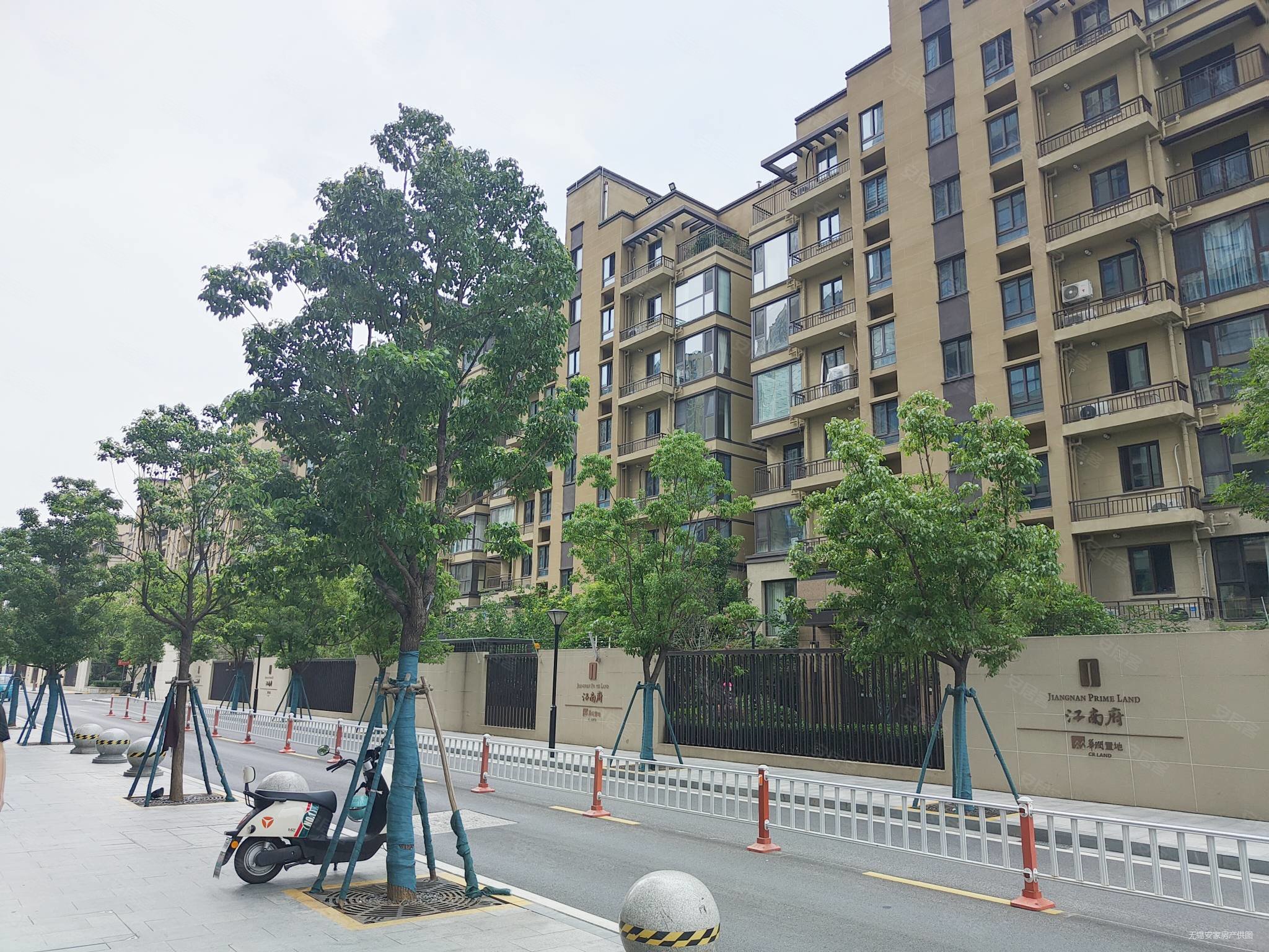 华润江南府4室2厅2卫115㎡南249万