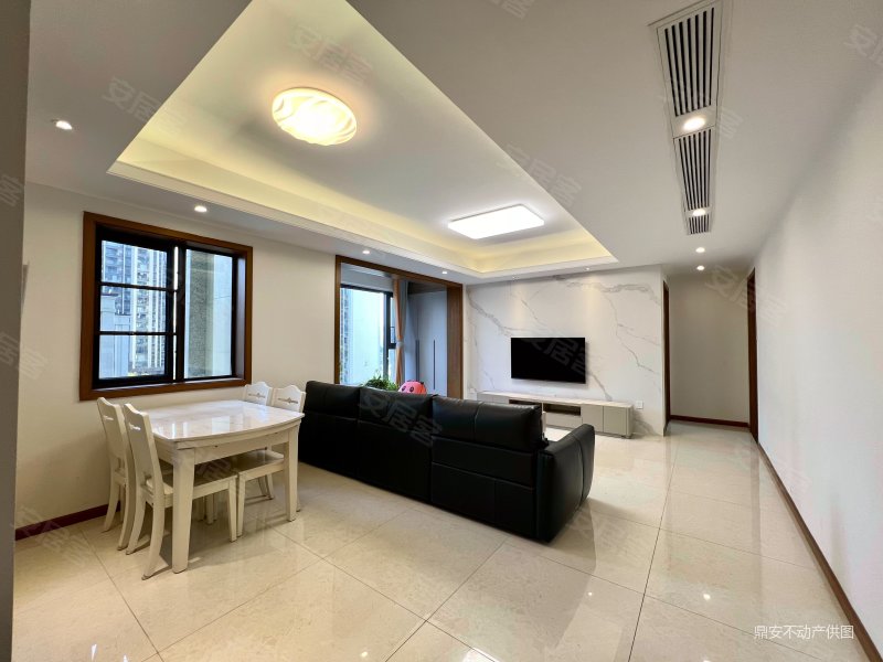 急卖!朝南!大横厅!城投梧桐栖2期毗邻二八板块中海物业次新房