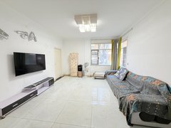 武汉黄陂武湖联投汉口郡洋房 两室两卫带一个大露台 客厅带空调出租房源真实图片