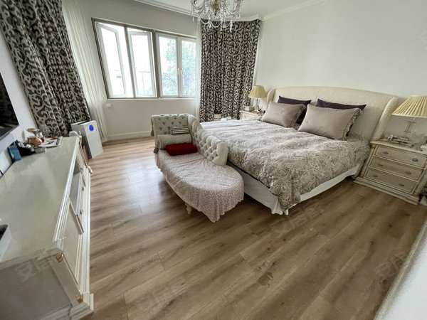 上海长宁天山西郊明珠苑西郊明苑别墅  超大花园 大气格局 自住装修