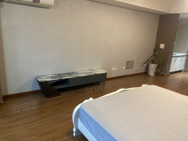 济宁任城太白路万达广场(商住楼)万达公寓c座免费上网精装修押一付一