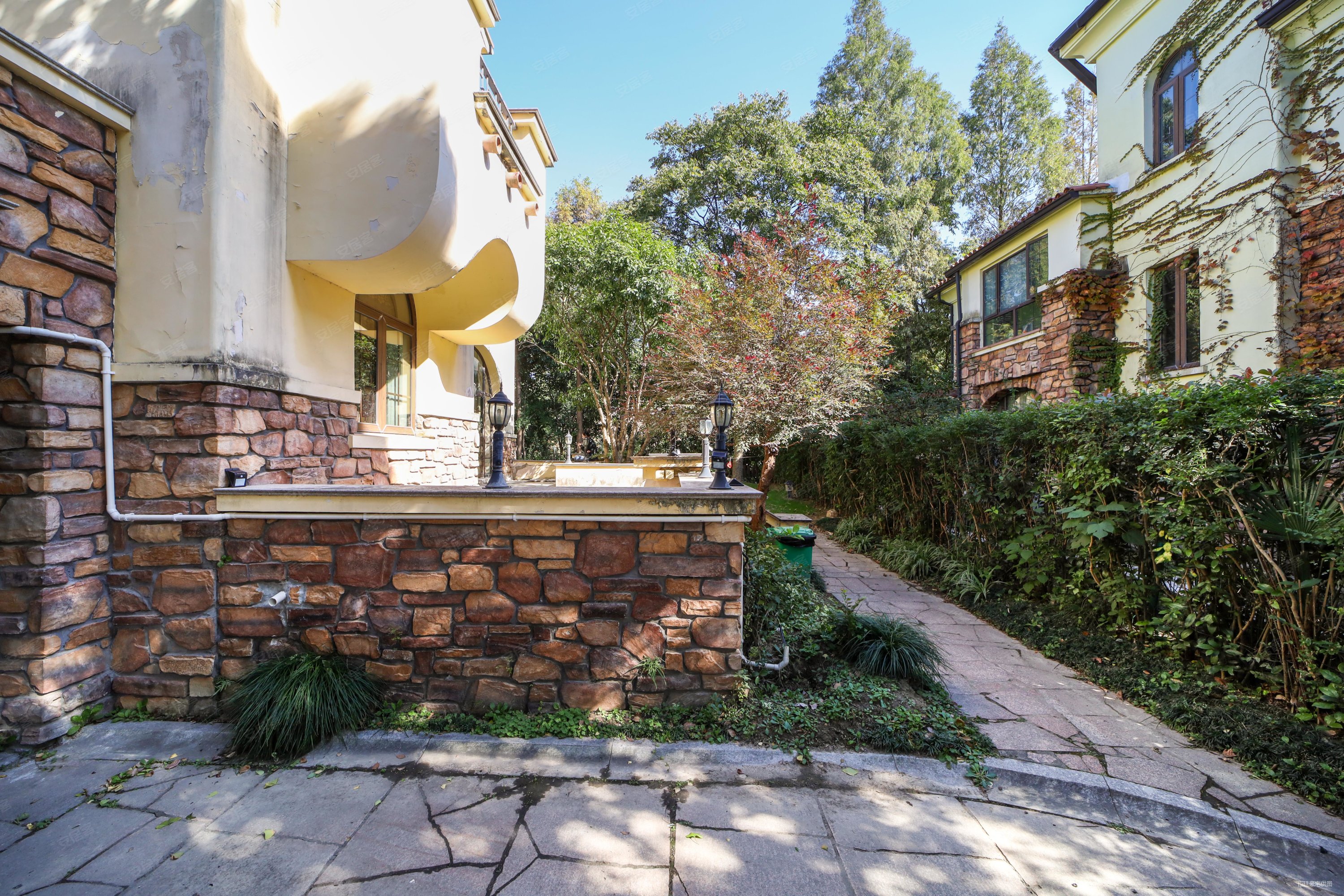 房东说买房送游艇! 占地近700平 环绕式花园400平,碧云左岸(二期)二手