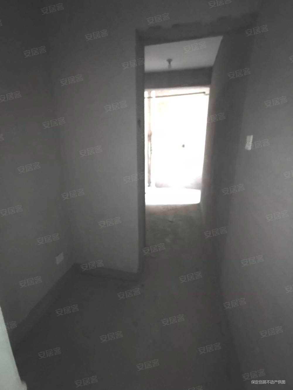 维多利亚上院2室2厅1卫84.39㎡南64万