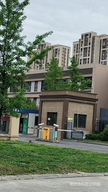 花样年花样城 正南朝向 正规商品房 小区新 满二