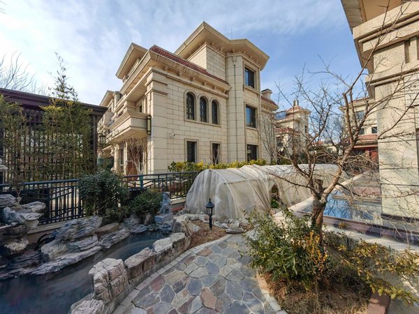 济南历下旅游路名悦山庄(别墅)奥体独栋电梯别墅三车库!